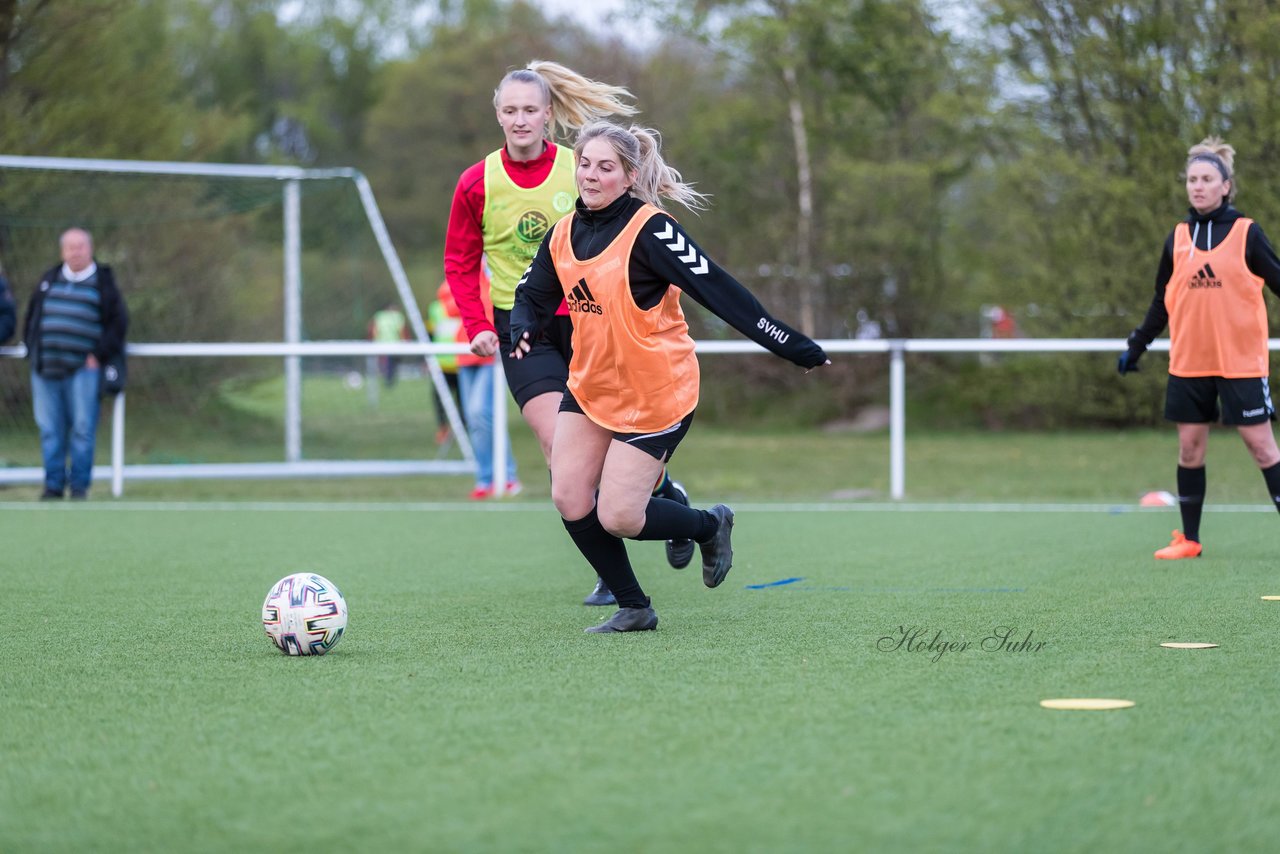 Bild 295 - Co-Trainerin der Frauen Nationalmannschaft Britta Carlson in Wahlstedt